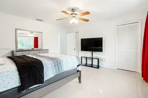 7000 W 15th Court Hialeah FL 33014