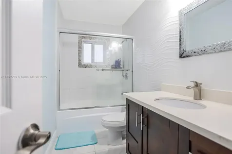7000 W 15th Court Hialeah FL 33014