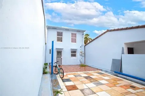 7000 W 15th Court Hialeah FL 33014