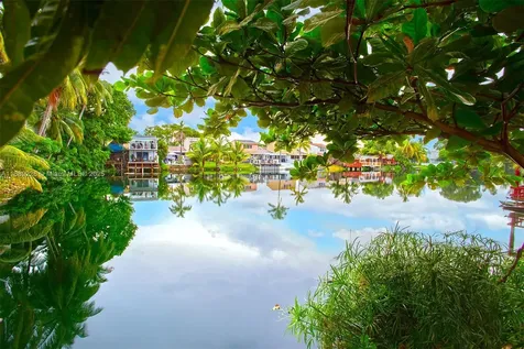 7000 W 15th Court Hialeah FL 33014
