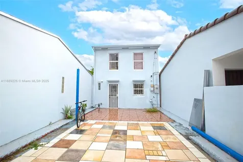 7000 W 15th Court Hialeah FL 33014