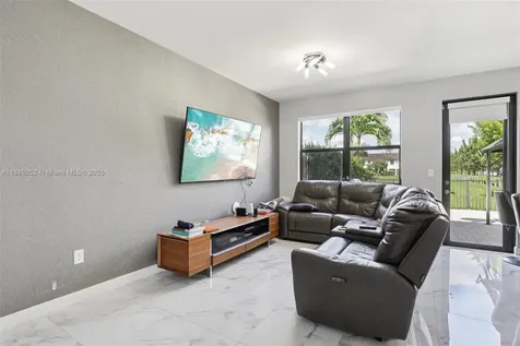 16525 SW 42nd Way Miami FL 33185