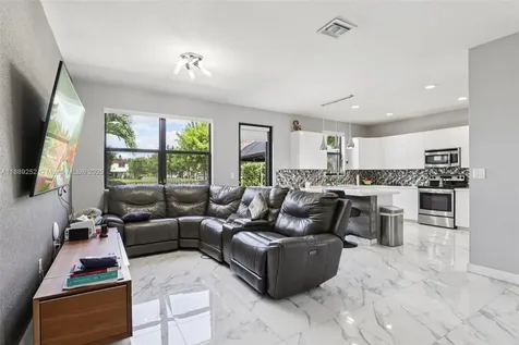 16525 SW 42nd Way Miami FL 33185