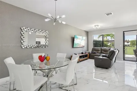 16525 SW 42nd Way Miami FL 33185