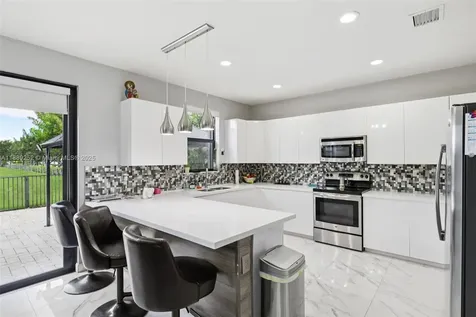 16525 SW 42nd Way Miami FL 33185