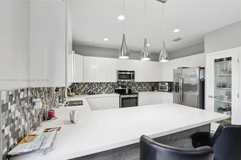 16525 SW 42nd Way Miami FL 33185