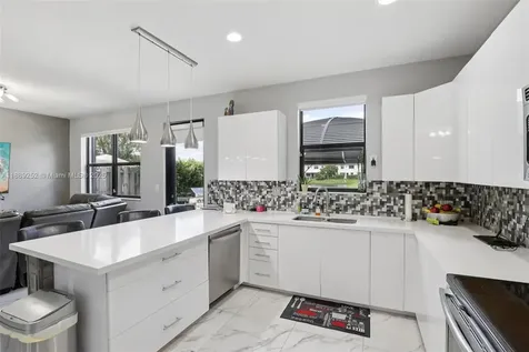 16525 SW 42nd Way Miami FL 33185