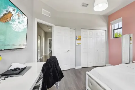 16525 SW 42nd Way Miami FL 33185