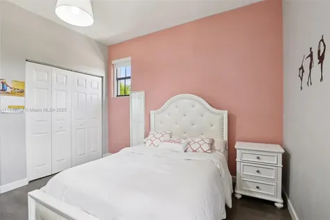 16525 SW 42nd Way Miami FL 33185