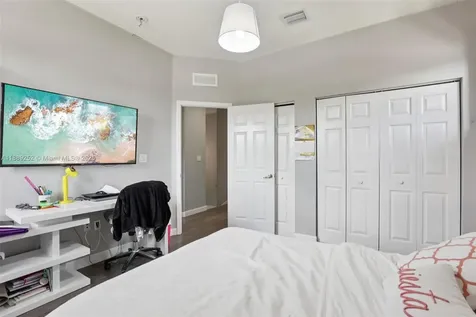 16525 SW 42nd Way Miami FL 33185