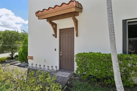16525 SW 42nd Way Miami FL 33185