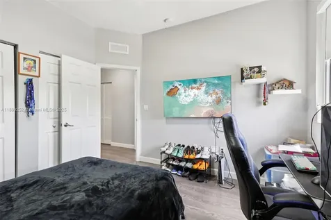 16525 SW 42nd Way Miami FL 33185