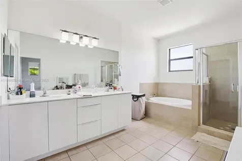 16525 SW 42nd Way Miami FL 33185