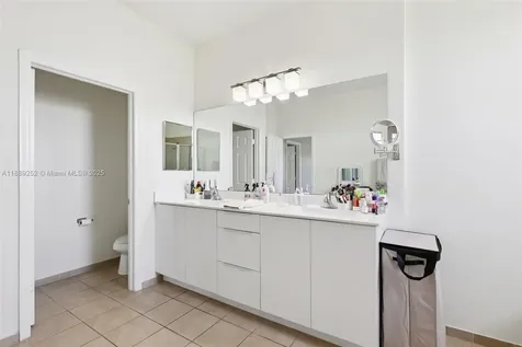 16525 SW 42nd Way Miami FL 33185