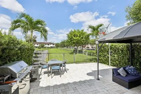 16525 SW 42nd Way Miami FL 33185