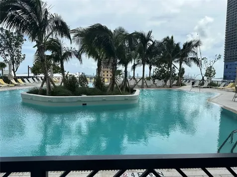 159 NE 6th Street Miami FL 33132
