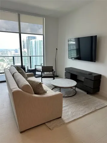 159 NE 6th Street Miami FL 33132