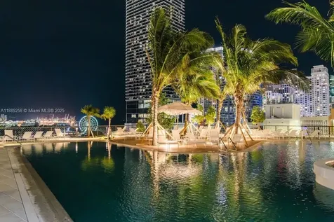 159 NE 6th Street Miami FL 33132