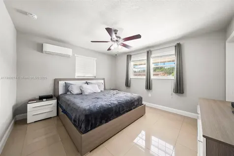 7831 NW 11th Street Pembroke Pines FL 33024