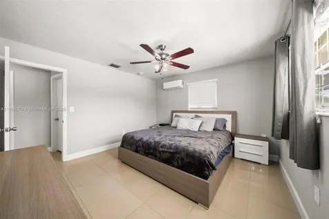 7831 NW 11th Street Pembroke Pines FL 33024