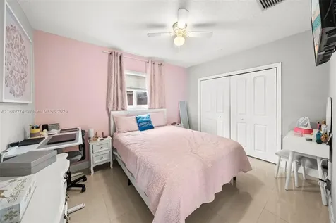 7831 NW 11th Street Pembroke Pines FL 33024