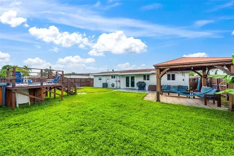 7831 NW 11th Street Pembroke Pines FL 33024