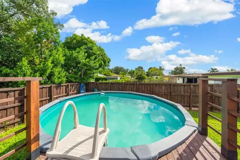 7831 NW 11th Street Pembroke Pines FL 33024