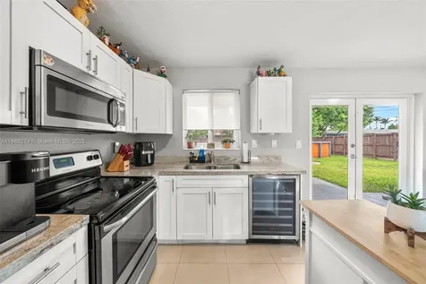 7831 NW 11th Street Pembroke Pines FL 33024