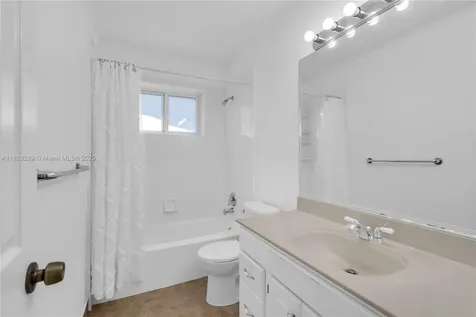 1621 NW 85th Way Pembroke Pines FL 33024