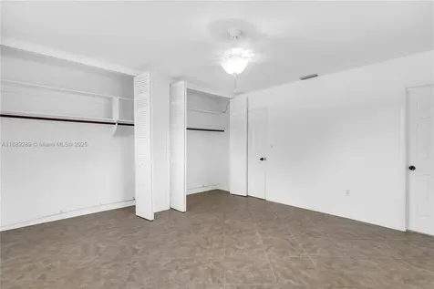 1621 NW 85th Way Pembroke Pines FL 33024