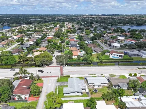 1621 NW 85th Way Pembroke Pines FL 33024