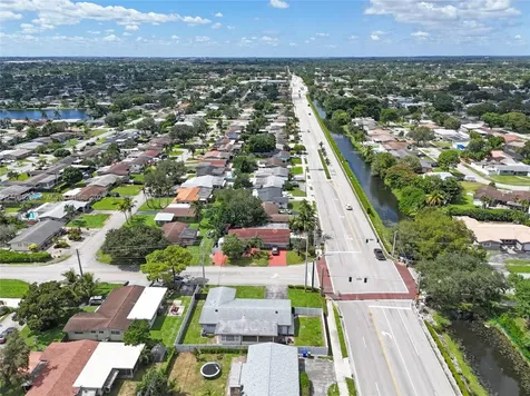 1621 NW 85th Way Pembroke Pines FL 33024