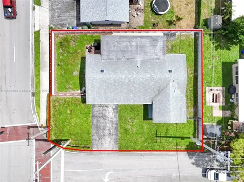 1621 NW 85th Way Pembroke Pines FL 33024
