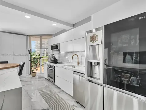 20191 E Country Club Drive Aventura FL 33180