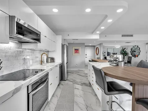 20191 E Country Club Drive Aventura FL 33180