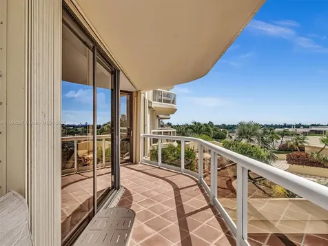 20191 E Country Club Drive Aventura FL 33180