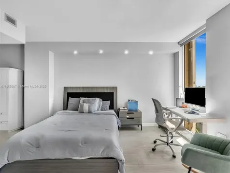 20191 E Country Club Drive Aventura FL 33180