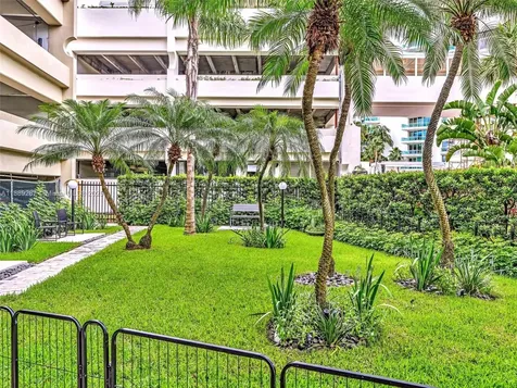 20191 E Country Club Drive Aventura FL 33180
