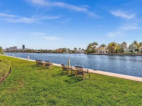 20191 E Country Club Drive Aventura FL 33180