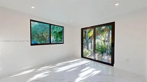 641 Nightingale Avenue Miami Springs FL 33166