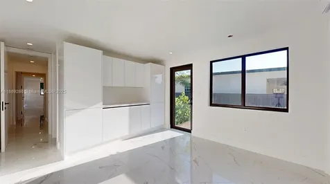 641 Nightingale Avenue Miami Springs FL 33166