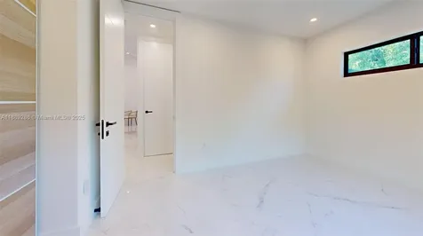 641 Nightingale Avenue Miami Springs FL 33166