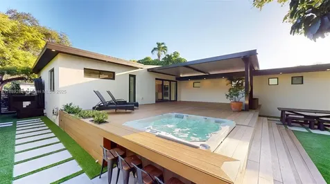 641 Nightingale Avenue Miami Springs FL 33166