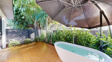 641 Nightingale Avenue Miami Springs FL 33166