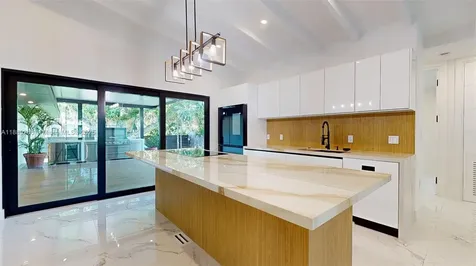 641 Nightingale Avenue Miami Springs FL 33166