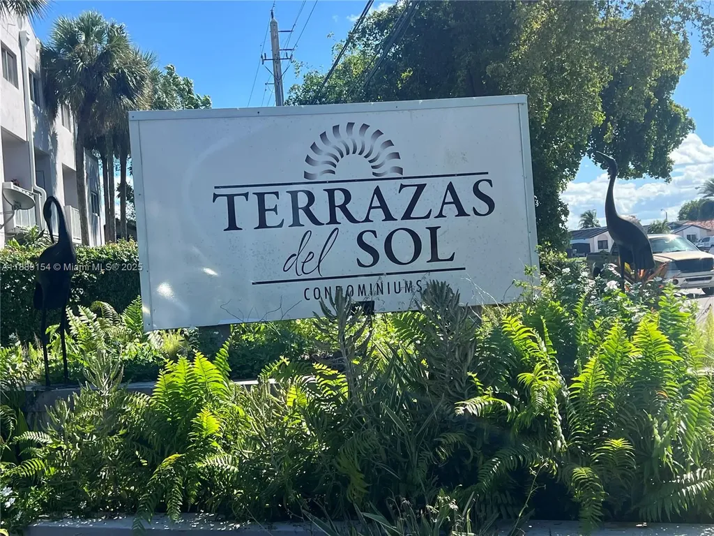 2750 W 76th Street Hialeah FL 33016