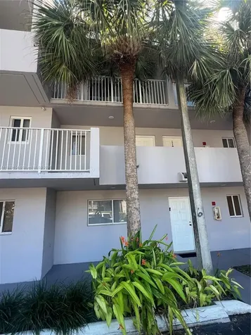 2750 W 76th Street Hialeah FL 33016