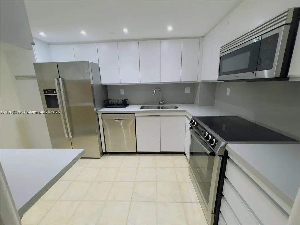 2000 Towerside Miami FL 33138