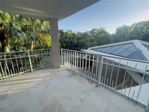 2000 Towerside Miami FL 33138