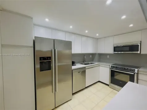 2000 Towerside Miami FL 33138
